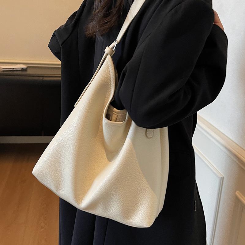 Casual Commuter Tote Bag Korean Version Niche This Year Popular Large-capacity Texture Versatile Single Shoulder Underarm Temperament Women's Bag