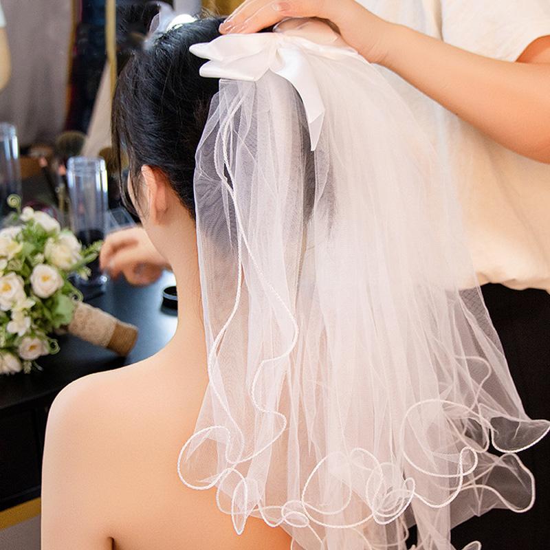 1 pièce Voile de mariée court bord dentelle Élégant nœud Perle Accessoires de mariage Double couche Tulle blanc pour femmes