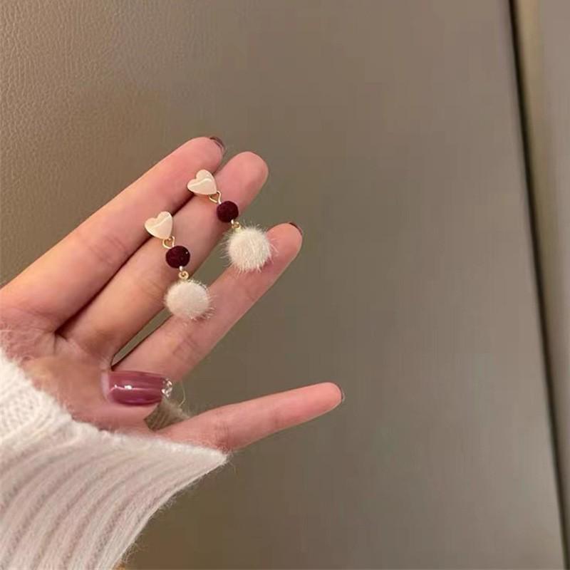 2025 New Year Red Velvet Pearl Earrings: Retro Hong Kong Style Whitening Studs for Women