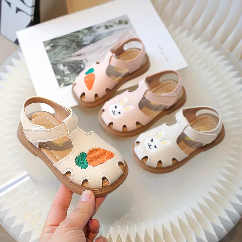 New Children's Sandals Summer Girls Princess Cut-outs Sandals Fashion Cute Embroider Kids Causal T-strap Beach Flat Sandals Soft