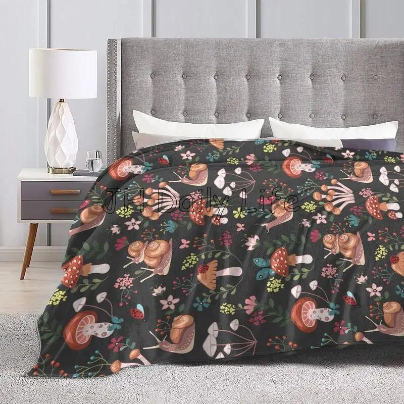 Mushroom Snail Hippie Flower Blanket Travel Camping Blanket Soft Warm Lightweight Cozy Fuzzy Throw Blankets for Couch Bed Sofa