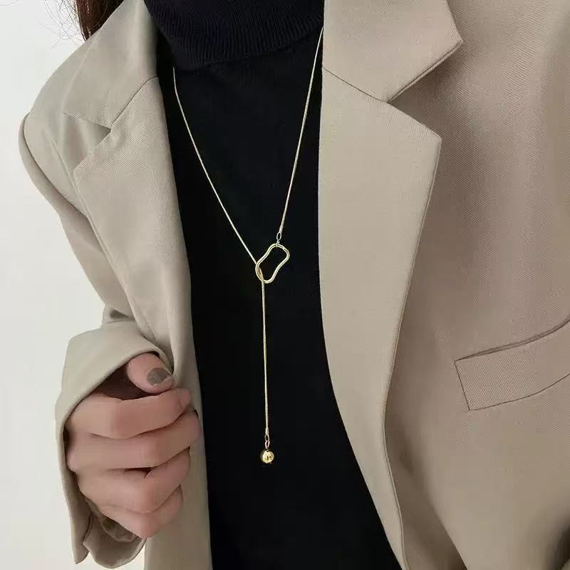 Autumn and winter sweater chain does not fade long high-end sense versatile light luxury niche double-layer necklace pendant simple
