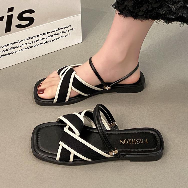 

Flat-bottomed cool slippers women wear new fashion beach shoes in summer 35 чёрный