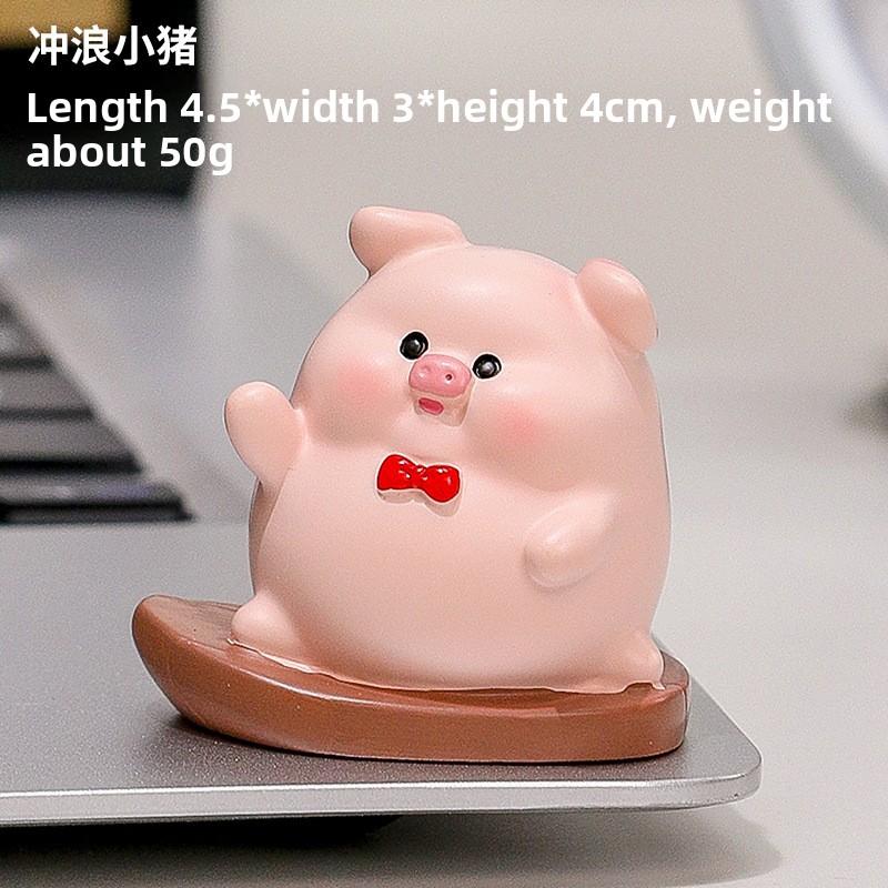 Creative Holiday Leisure Piggy Cartoon Figurine Handcrafted Toy Car Decorative Item for Tabletop Decoration, A Soothing Decorative Item.