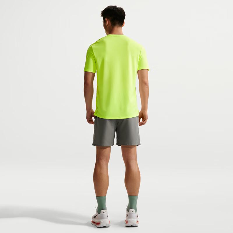 Nike Men's Fitness Short-Sleeve Knit T-Shirt