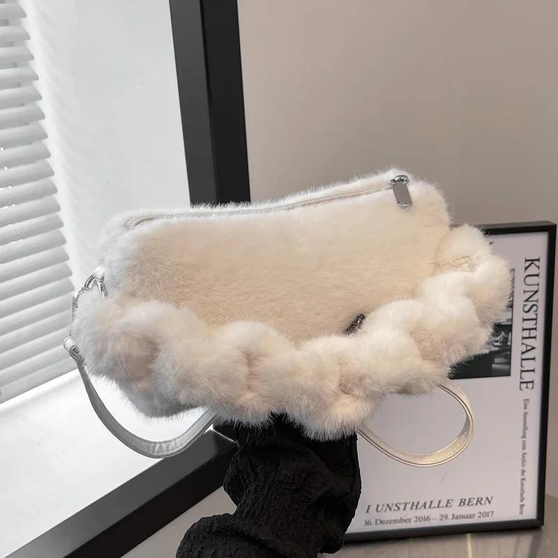 Autumn and winter niche design portable commuter women's bag new high-end plush versatile shoulder armpit bag