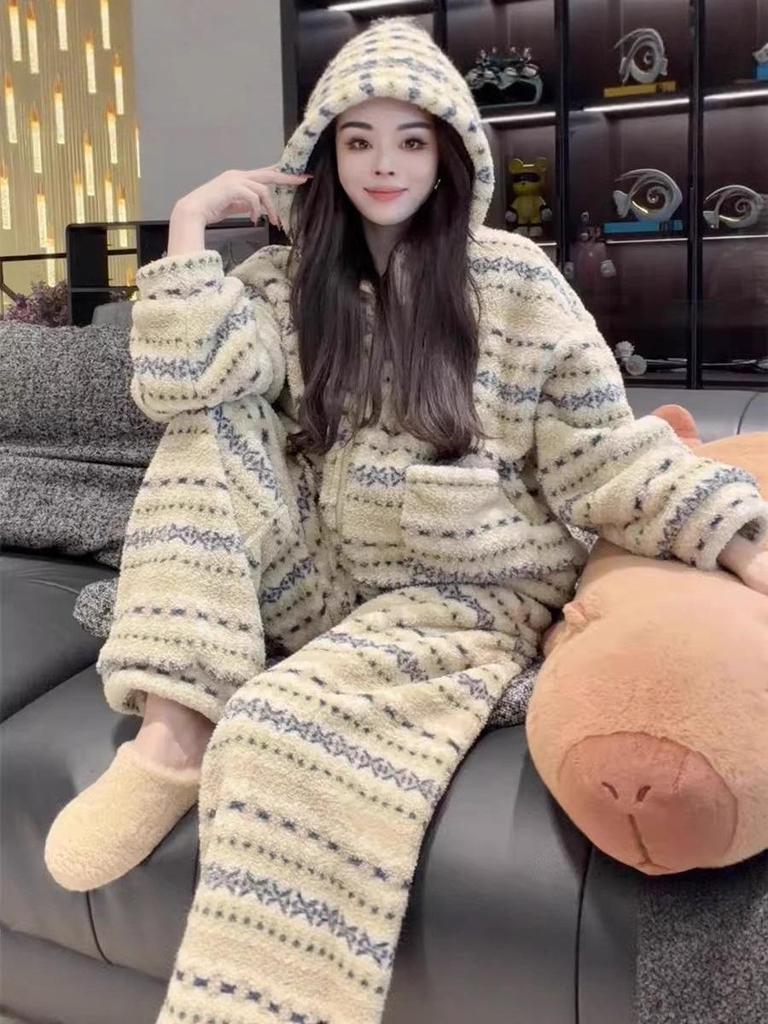 Women's 2025 Winter Hooded Coral Fleece Pajama Set - Cozy, Fashionable, Versatile, High-End Homewear