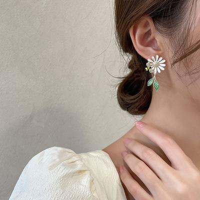 2022 Korean Daisy Flower Bee Stud Earrings For Women Sunflower Butterfly Zircon