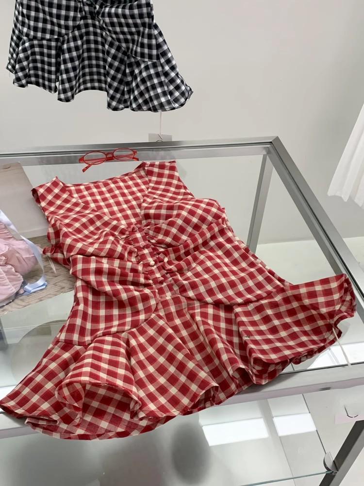Pleated Checkered Sleeveless V-Neck Doll Shirt for Women - Petite Korean Style.