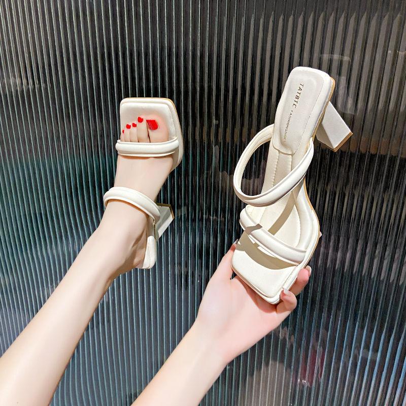 

2025 лето новый квадратный носок толстый каблук высокие каблуки женская мода повседневные универсальные слово с открытым носком крутые шлепанцы 39