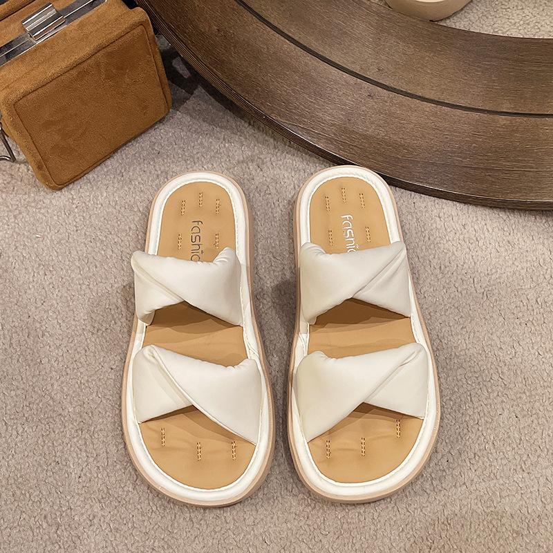 

Summer new Su Yinyin same style stepping on shit feeling kink one-word slippers casual open-toed slippers women s sandals outside summer 35