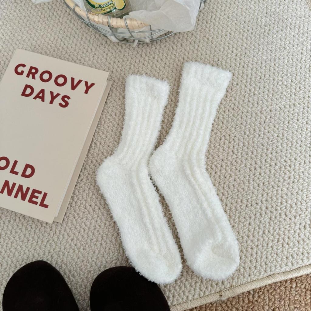 Women's Thick Coral Fleece Warm Mid-Calf Sleep Socks for Autumn and Winter