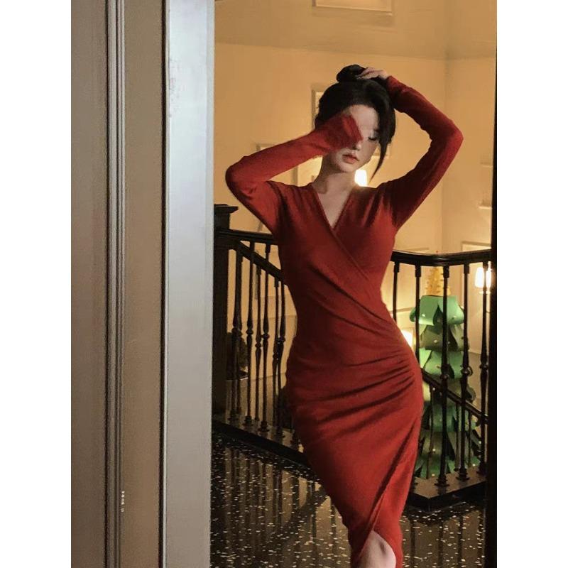 Retro red V-neck knitted dress for women's autumn and winter new medium and long temperament slim and thin hip skirt
