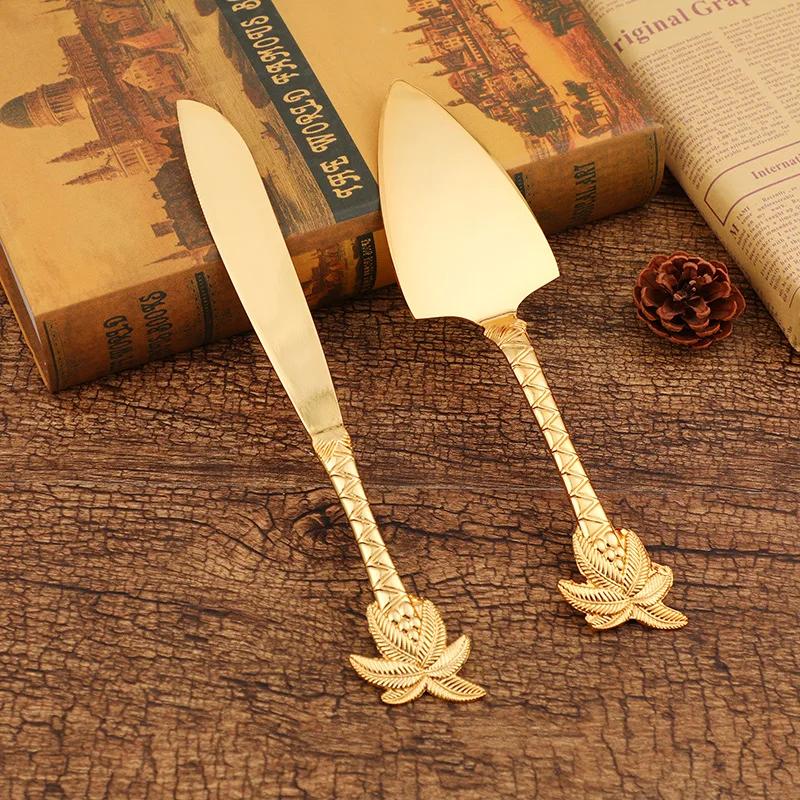 2Pcs Wedding Cake Knife and Shovel Pizza Bread Knife Wedding Supplies Cake Knife Triangle Bread Shovel Baking Tools