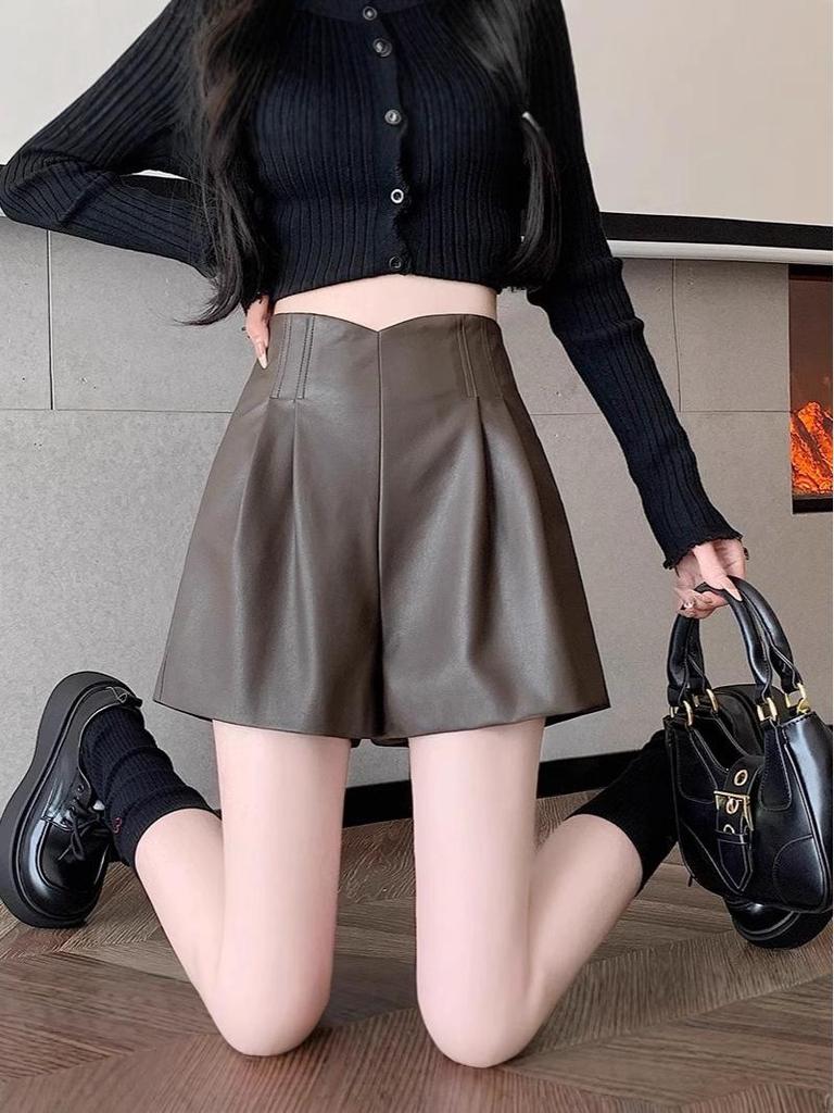Petite High-Waisted Khaki PU Leather A-Line Shorts for Women - Wrinkle-Resistant, Wide-Leg Bootcut, Autumn/Winter Wear.