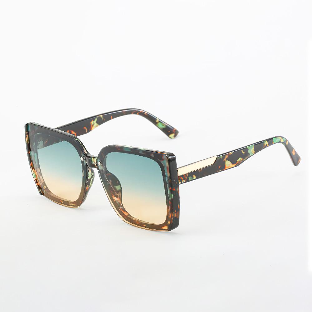 Fashionable Vibrant Square Shaped Sunglasses For Women Gradient Multi-Color Lenses Lightweight Durable Design For Women Glasses