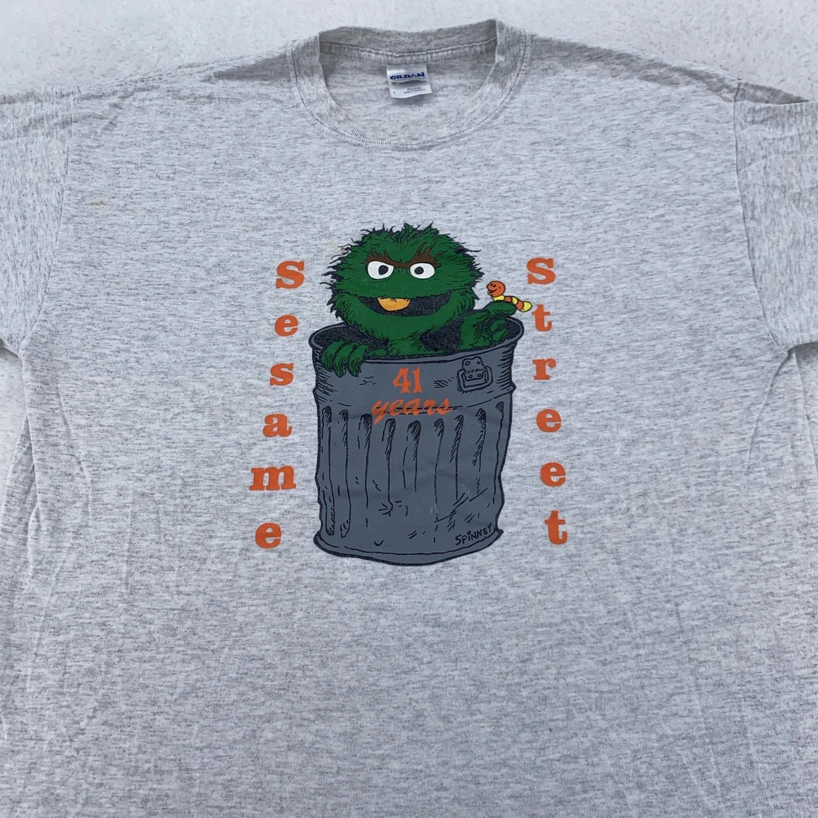 Sesame Street Shirt Mens Large Oscar the Grouch 41 Years Anniversary Graphic Tee L