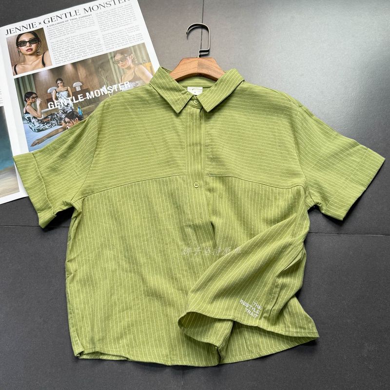 

Singapore Modern Brand TRT Thin Cotton Lapel Shirts Top Loose Version Art College Small Short sleeve Shirts Green Stripes Shirt L