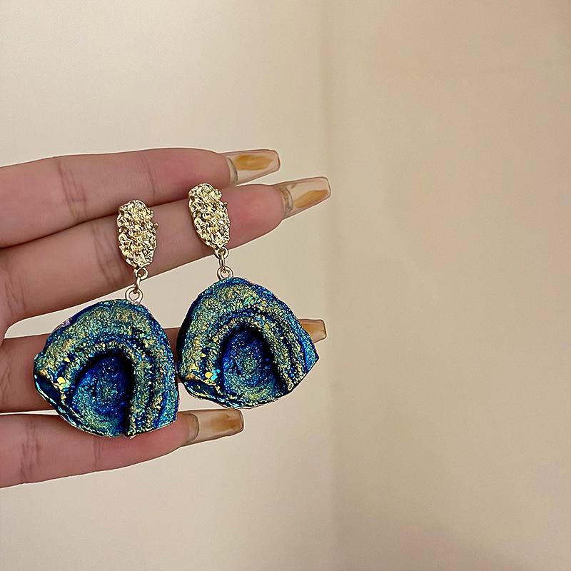 Light Luxury Flower Pattern Tassel Earrings: Niche Design with High-End Versatile Appeal