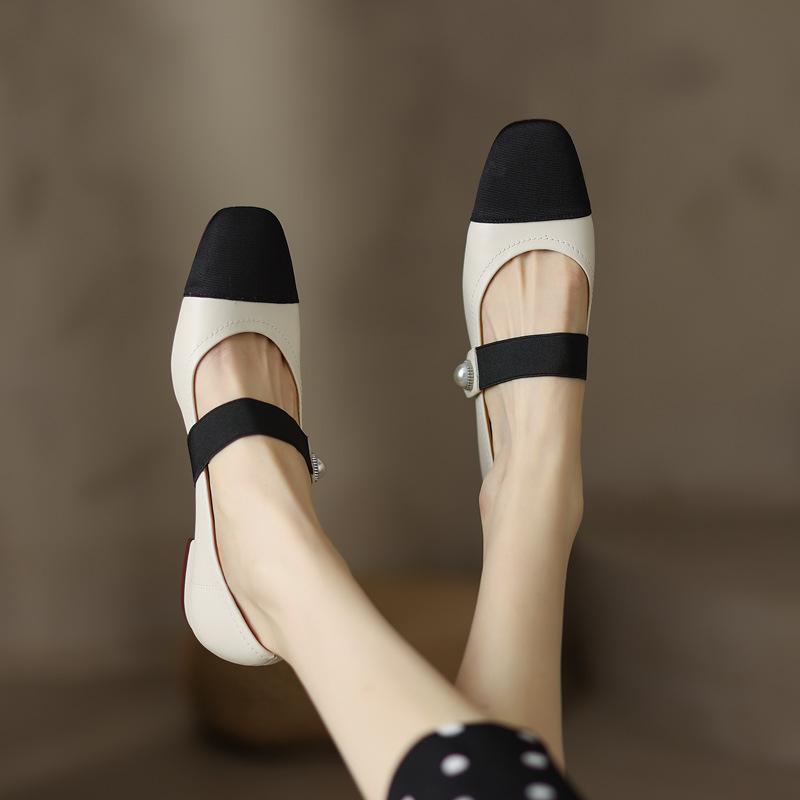 Подходящие черные туфли на низком каблуке с круглым носком. Женские туфли Мэри Джейн — фото 5