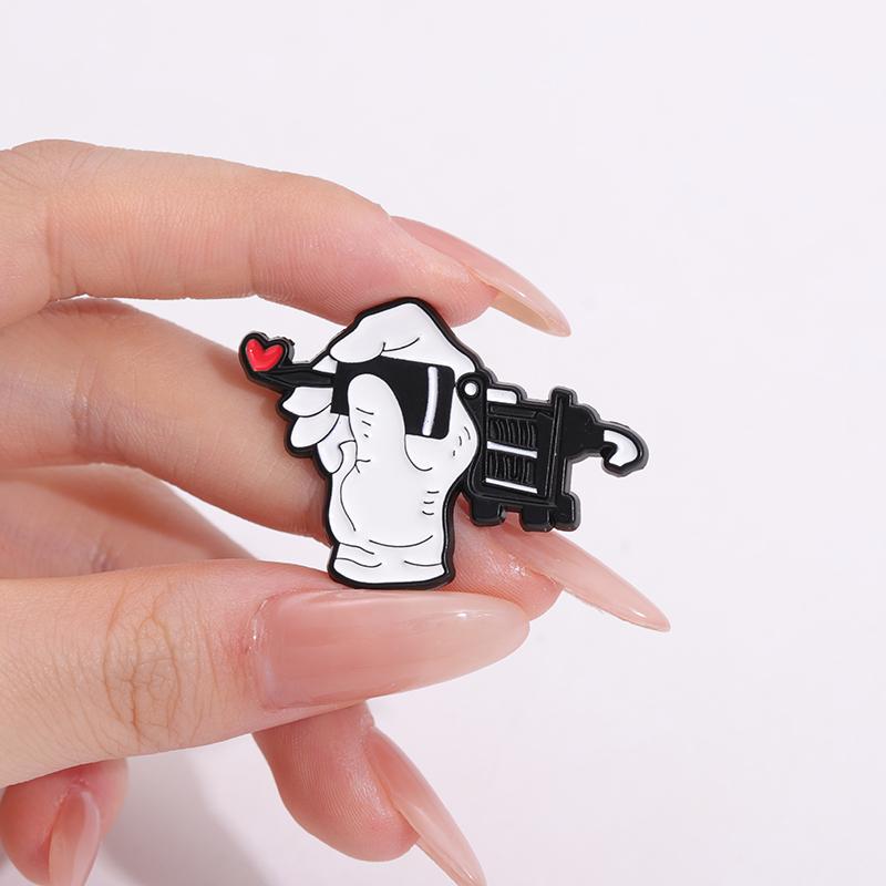 Liebesherz Tattoo Emaille Anstecker Individuell Kreativität Tätowierer Anstecknadeln Reversabzeichen Lustiger Schmuck Geschenk für Freunde