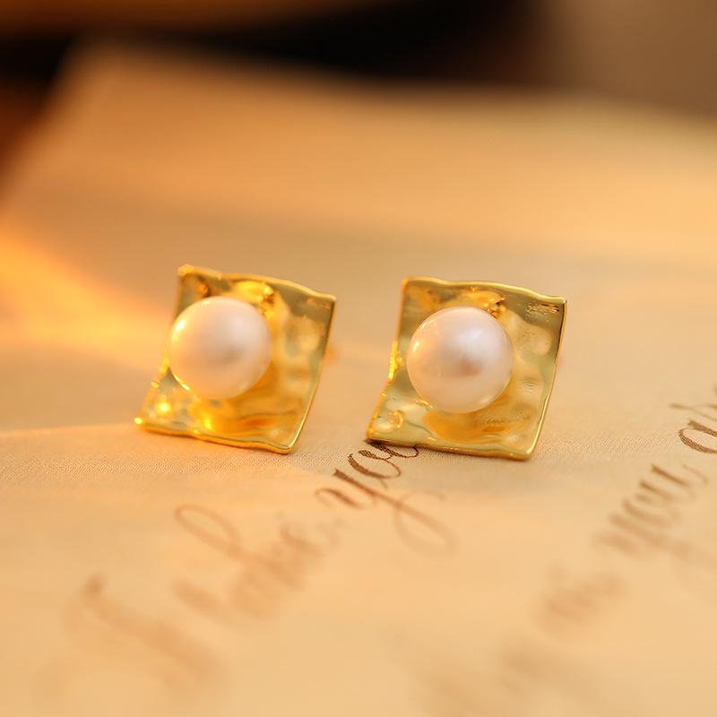 Banyan Tree S925 Silver Geometric Shell Pearl Earrings - Korean Trendy Niche Style