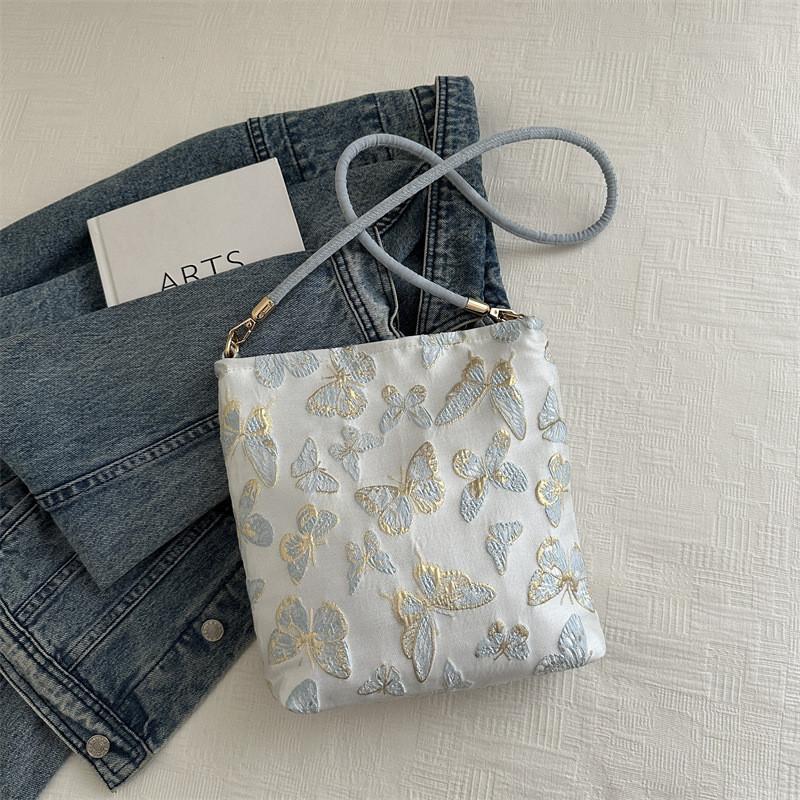 Fashionable Large Capacity Crossbody Tote Bag For Women Featuring Soft Canvas Material