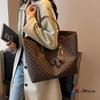 High Capacity Leather Daily Simple High-Quality Shoulder Bag + Leather Keyring