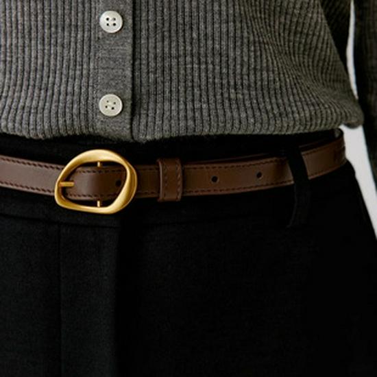 Women's Exquisite Style Genuine Leather Belt with French Gold Buckle – Versatile and Luxurious.