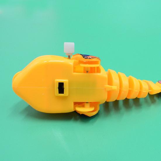 Fish Wind-up Toy Battery-Free Interesting Cute Swinging Fish Nostalgic Interactive Toy