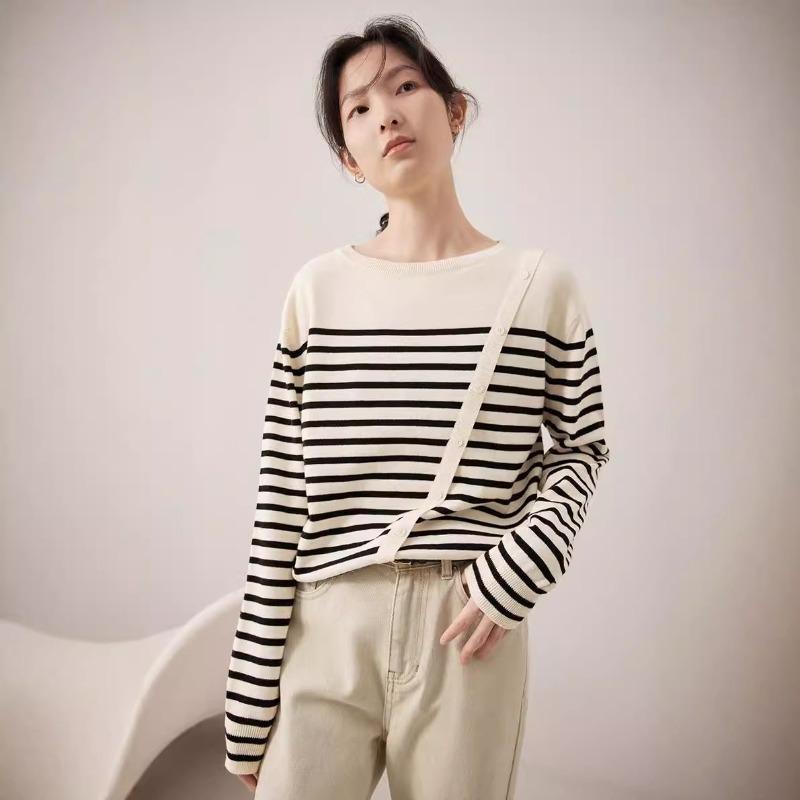 Striped knitted sweater women's autumn and winter new design crew neck top lazy style inside bottoming sweater jacket