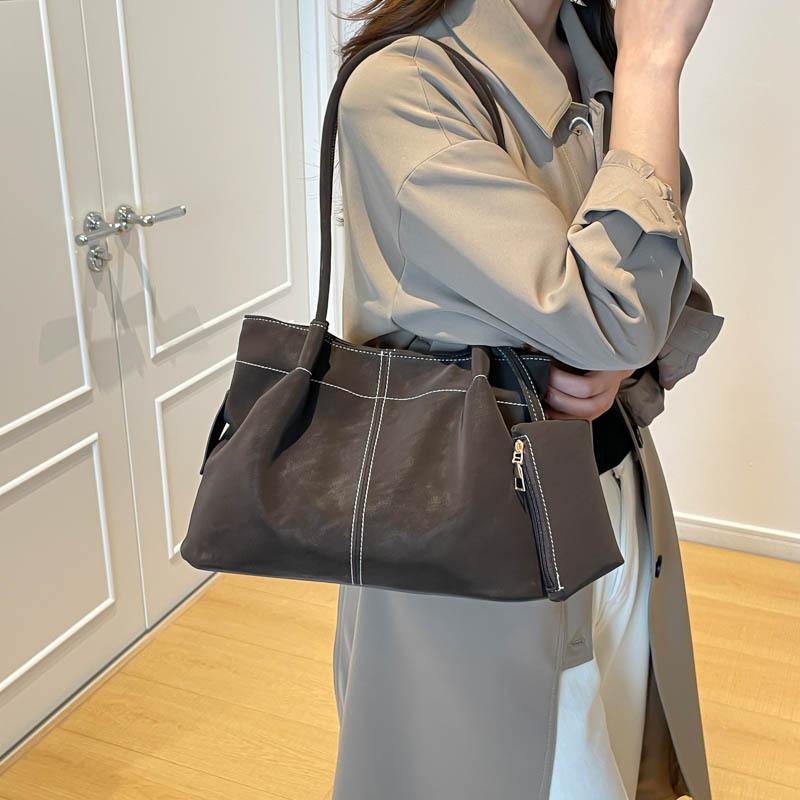 Retro large-capacity pleated portable tote bag women s new niche daily texture shoulder bag