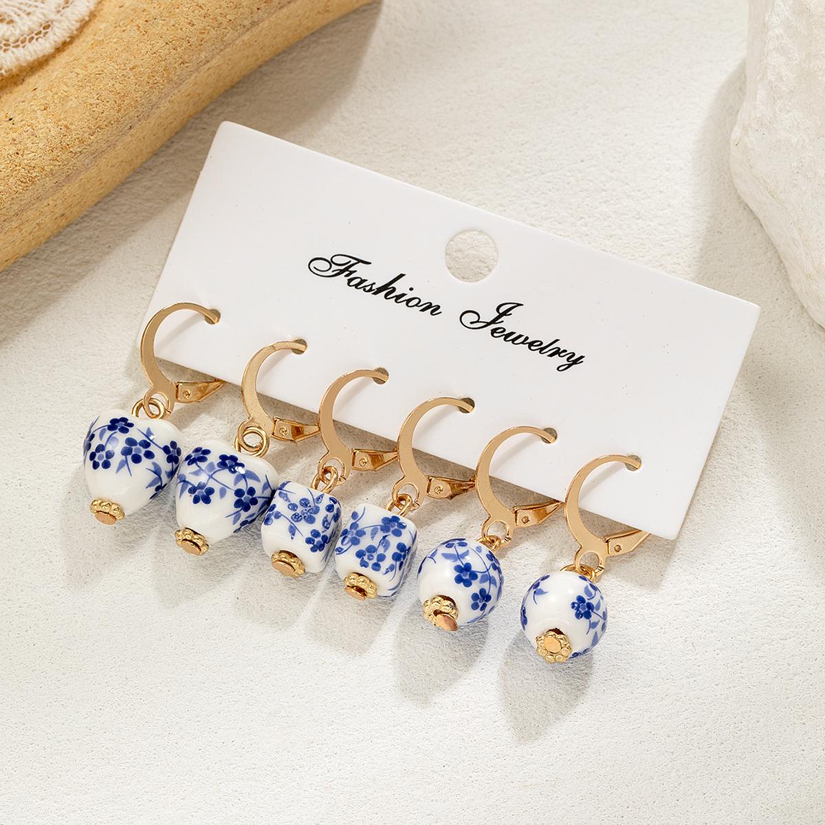 

3 pairs of retro style ceramic printed heart-shaped bead earrings with square bead ear clips