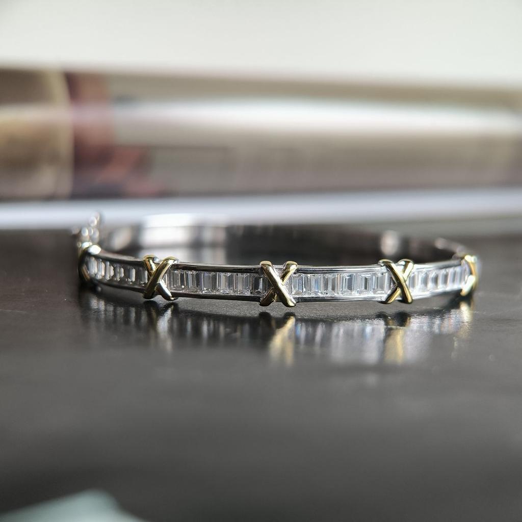 Silver Bracelet with Cubic Zirconia, Item Weight 14.37 G (2197010)