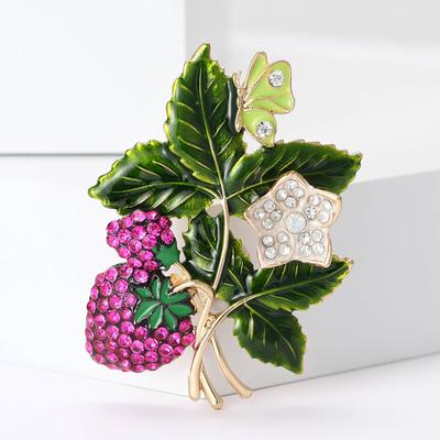 Sommer Frische Legierung Strass Schmetterling Erdbeere Brosche Nette Exquisite Damen Kleidung Corsage Ornament Obst Pin