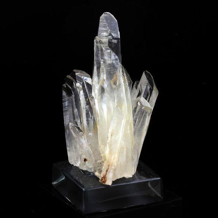 Pierres et Minéraux. Quartz. 166.0 ct. Vizille, Isère, France..