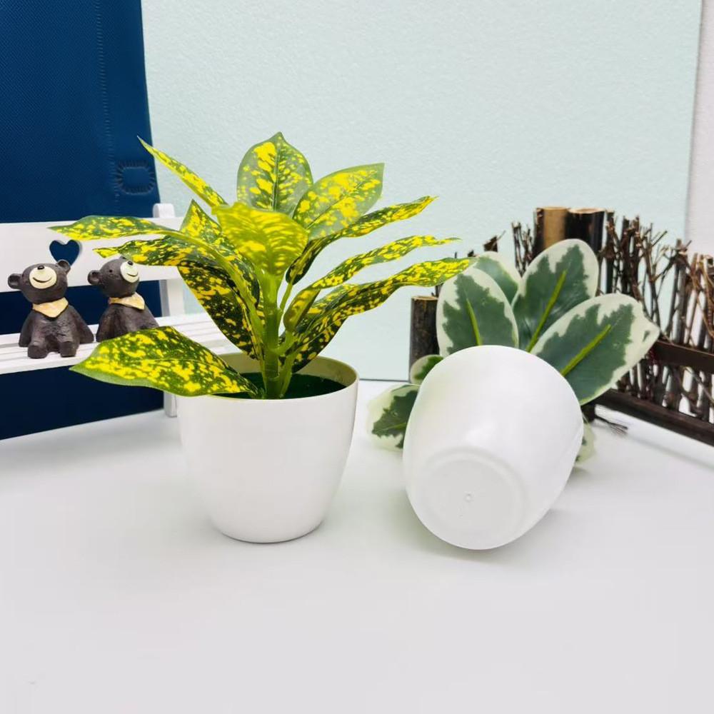 Green Faux Plant With Plastic Pot For Living Room And Office Decoration