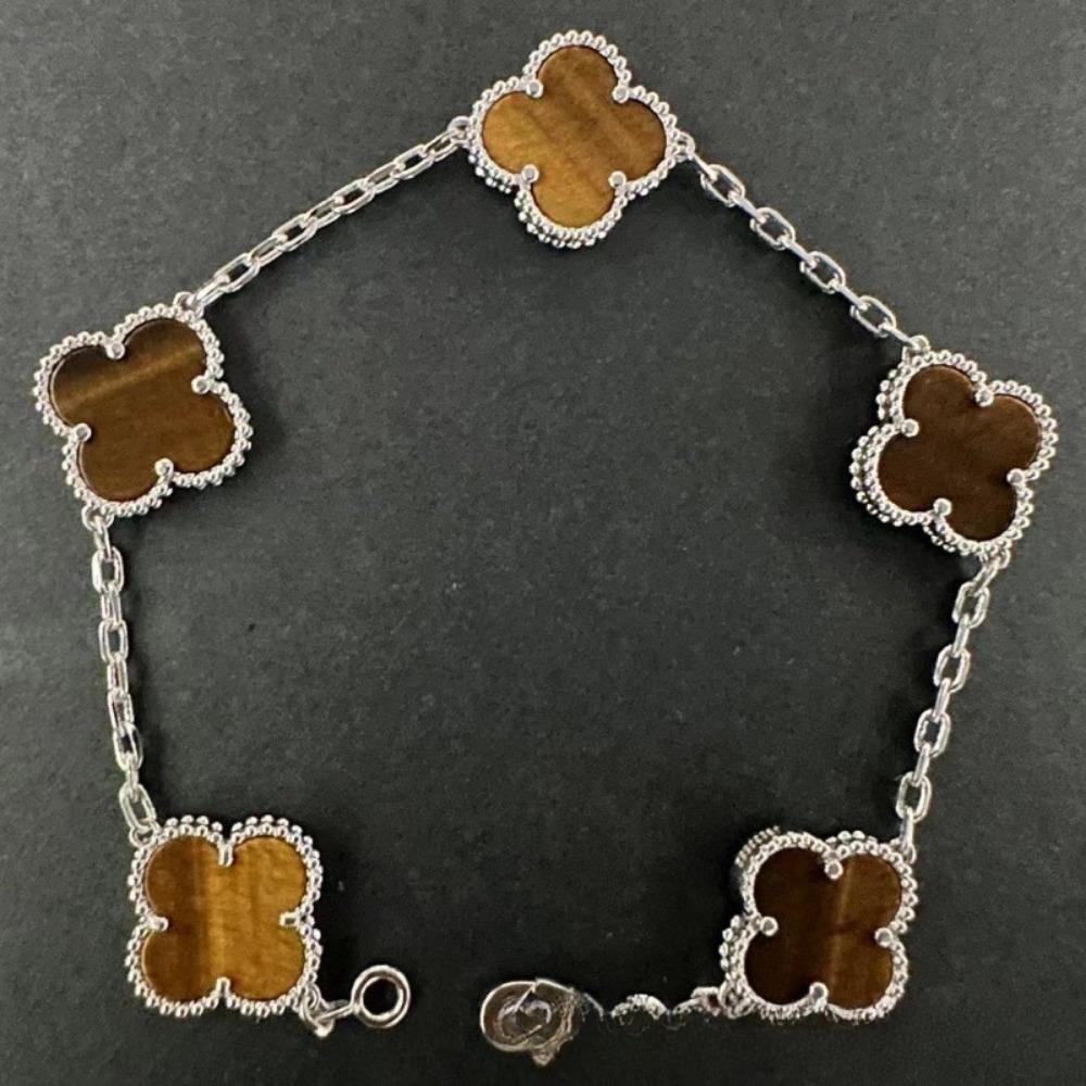 Hochwertiges Kleeblattarmband für Damen Fünf-Blüten-Armband mit natürlichem weißen Perlmutt und rotem Karneol