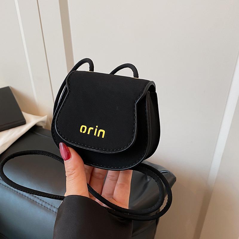 

New mini small bag niche retro fashion casual versatile shoulder saddle change bag чорний