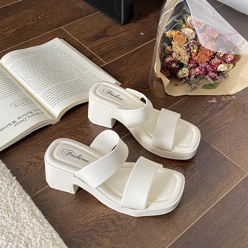 2024 Women's Thick-Soled Cross-Border Beach Sandals: Casual Summer Outdoor Flip-Flops
