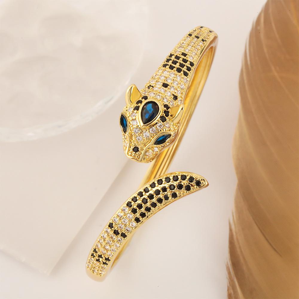 Fashionable and Creative Fashionable Leopard Bracelet High-end Open Bracelet for Men and Women