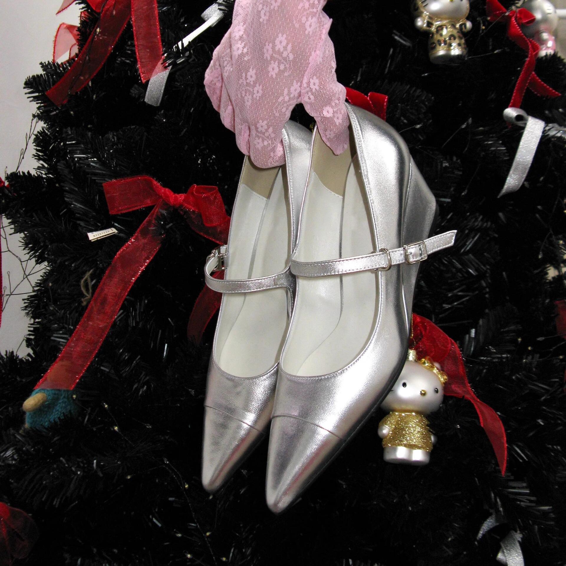 

Новая дизайнерская обувь серебристого цвета с острым носком, на высоком каблуке-клине, туфли-лодочки Мэри Джейн с ремешком, формальная обувь, обувь для подиума 40 серебряный