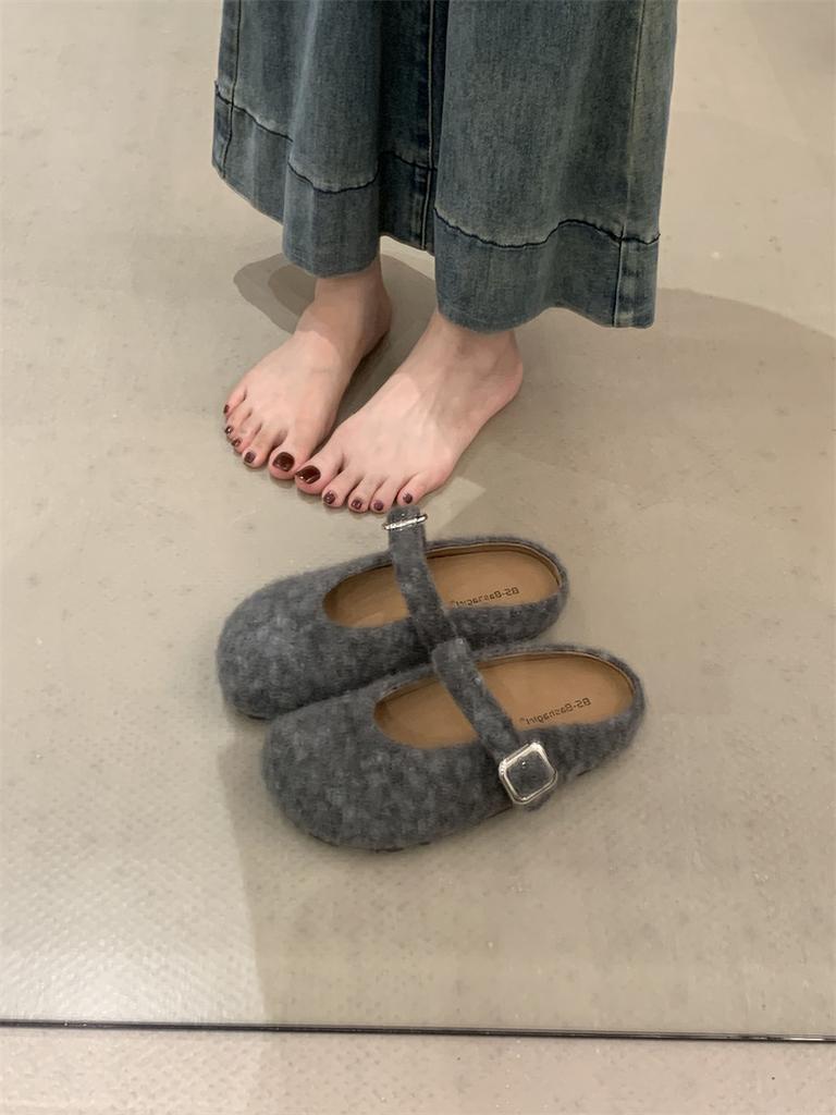 French Evening Wind Retro Lightweight Light Mouth Baotou with Lamb Bread Toe Girl Muller Shoes Wearing Slippers Woman