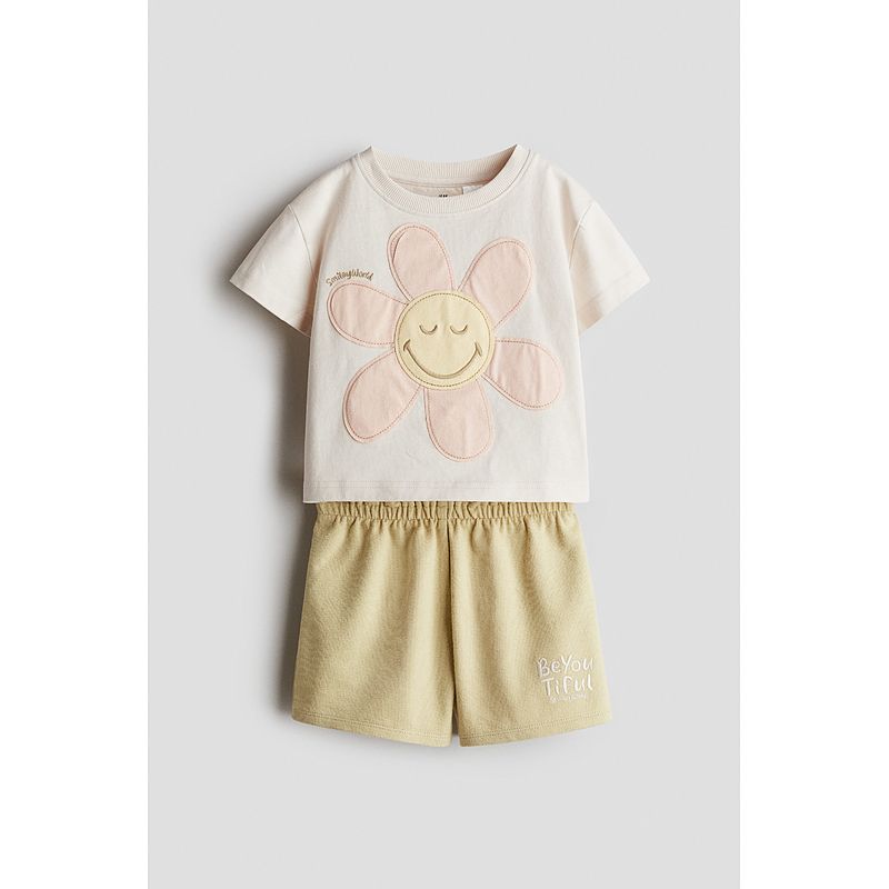 

HM Children s Clothing Girl 2025 Spring and Autumn New Arrival T-shirt and Shorts 2-Piece Suit 1281804 Light pink/SmileyWorld® 110/56(3-4Y)