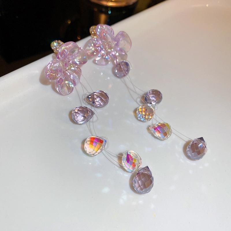 

Пурпурные серьги-пусеты с жемчугом и стразами