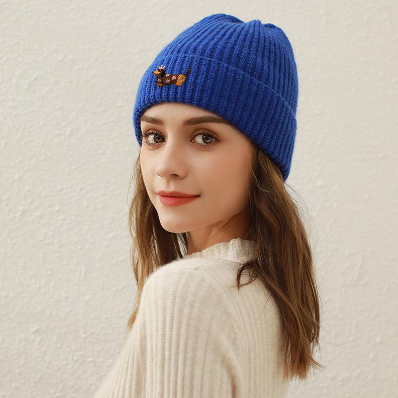 Solid color knitted hat for winter windproof and warm women's woolen hat, versatile dome hat