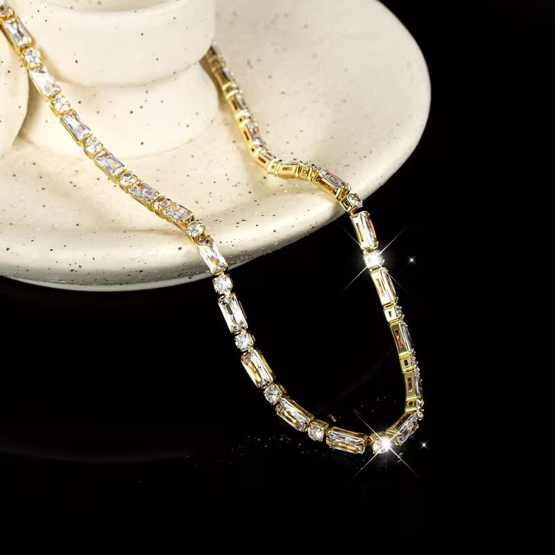 Elegant 3.0 Micro-Set Zircon Women's Necklace - European & American Fashion, Cool & Versatile Clavicle Chain.