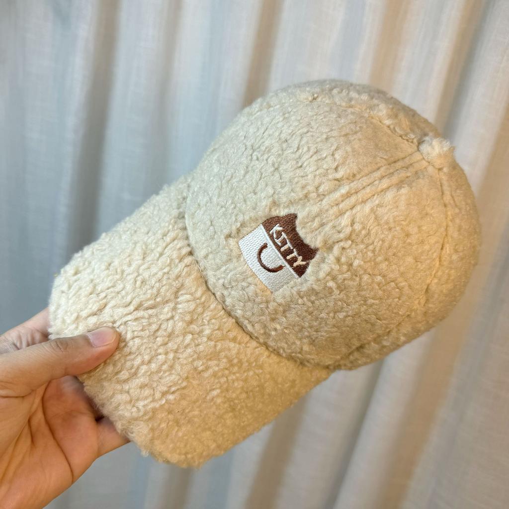 New Hat Women's Autumn and Winter Lamb's Hair Peaked Cap Cute and Versatile Baseball Cap Plush Velvet Hat Windproof and Warm