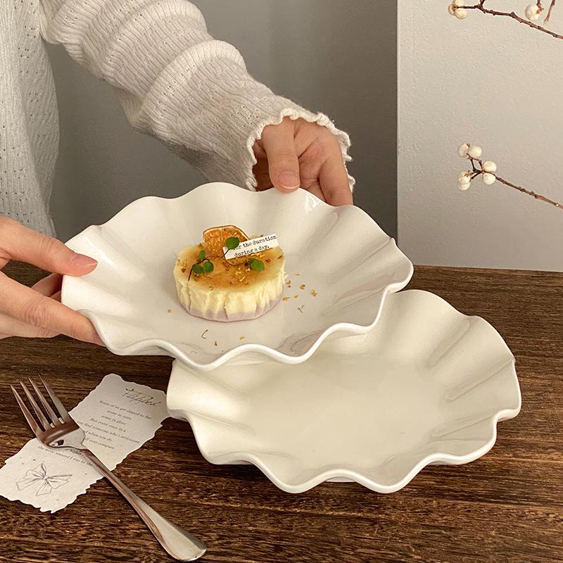 Creative Wave Flounce White Ceramic Dish Household 8 Inch Afternoon Cake Dessert Plates Nordic New Simple Light Luxury Tableware