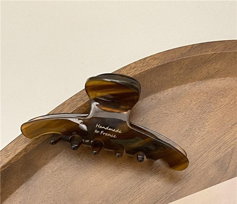 

MOYAN ACC Large Acetate Amber Claw Clip Maillard Elegant French Handmade Woodland Hair Shark Clip For Women Back Of Head